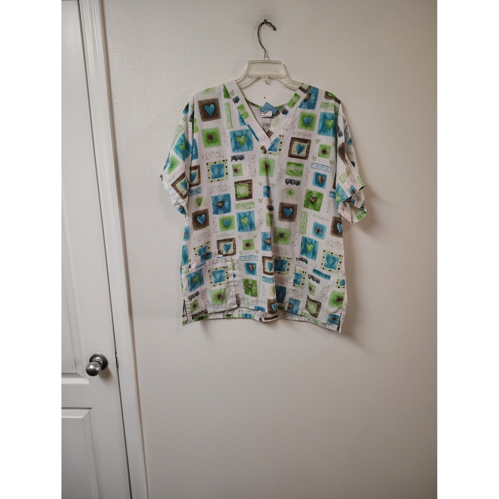 Scrub HQ Womens XL Blue Green Heart Print V-Neck Medical Scrub‎ Top 4700 VCTR